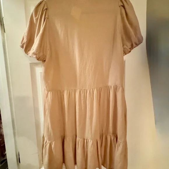 Chic Tan Midi Dress with Button Detail - Picture 3 of 4